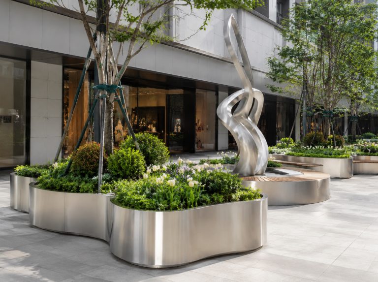 镇雄县不锈钢景观雕塑与金属花箱